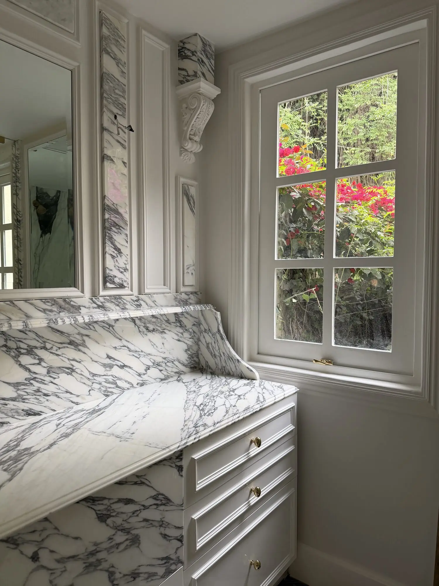 Alpes — remodelación, baño con mármol